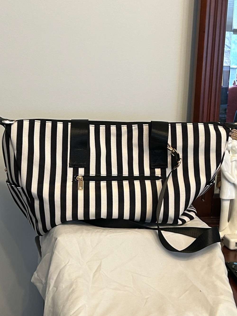 Alice and Olivia Black & White Striped Women’s Tote Bag
